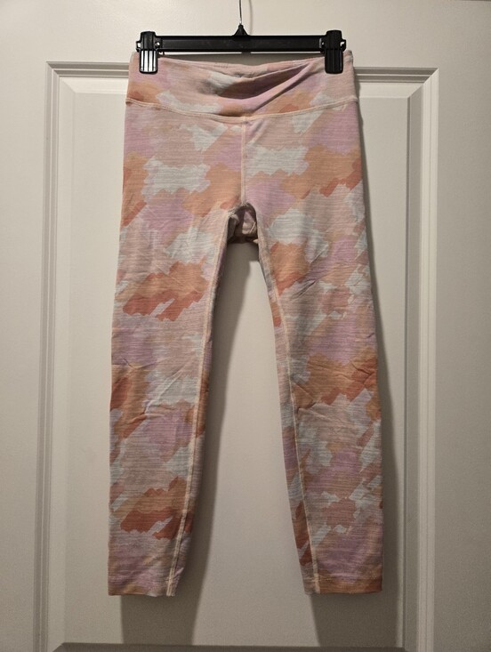 Outdoor Voices Pants - Outdoor Voices TechSweat Pink Camo Workout Leggings - Size‎ M